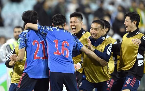 《月球陨落》上映首日票房543万，连续9天蝉联榜首，累计票房超9000万。