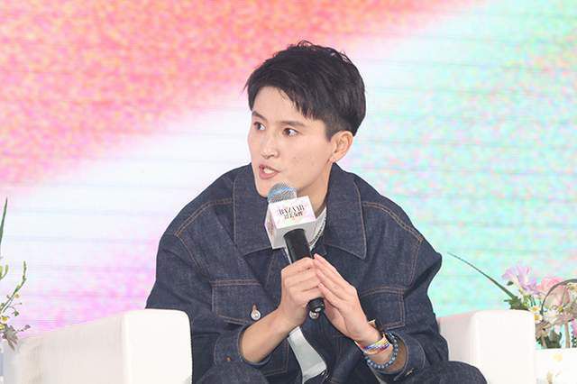 昨日，如期抵达纽约的杨幂 纽约时装周中国超模刘雯知性亮相 比伯纹身夺目 2013-09-09 纽约当地时间9月8日，2014纽约时装周（春夏）在此举办。
